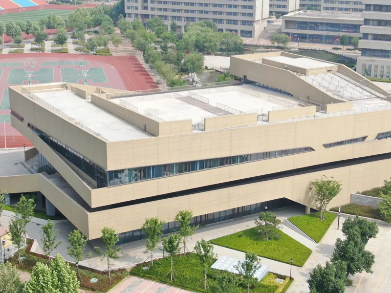 Chifukwa Chiyani Musankhe Zomanga Zitsulo za Sukulu ya Pulojekiti Yanu Yotsatira ya Campus?