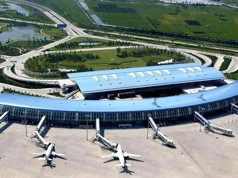 Airport terminal yokhala ndi chitsulo chachitsulo